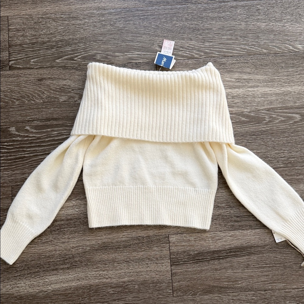 Off-Shoulder Sweater in Soft Cream